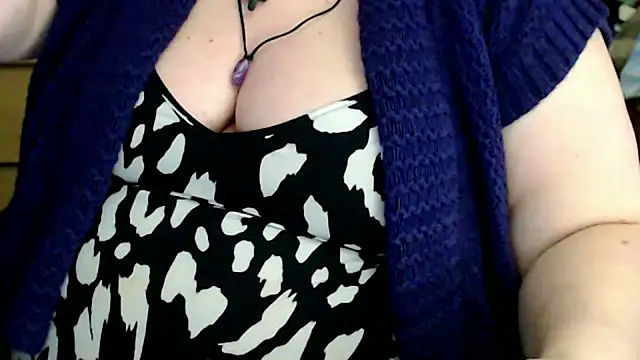Snapshot of mayasmith chatting on 04.29.26 mayasmith online show from 04.29.26