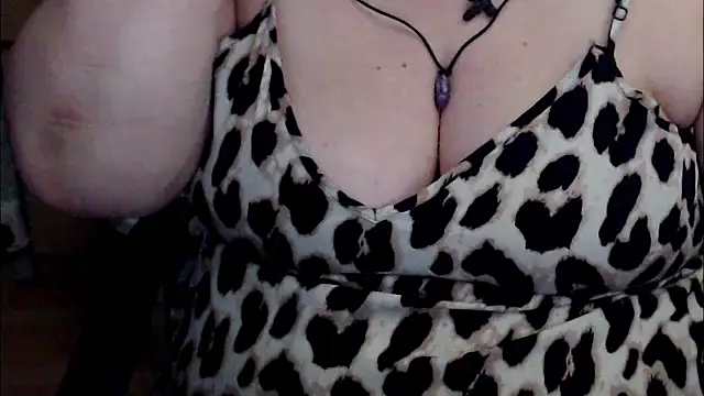 Snapshot of mayasmith chatting on 05.26.26 mayasmith online show from 05.26.26