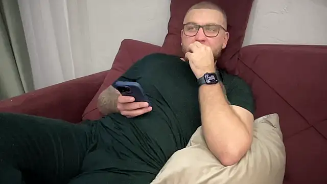 Bear bear  online show from 01.28.25