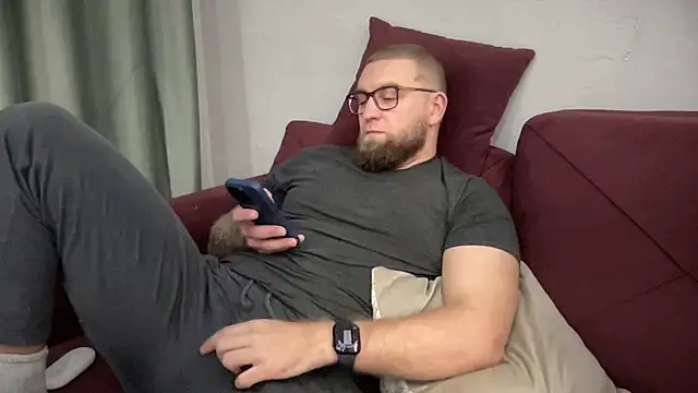 Bear bear  online show from 02.02.25