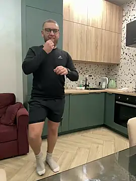 Bear bear  online show from 02.21.25