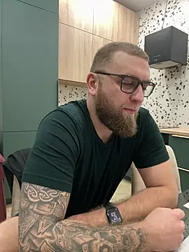 Bear bear  online show from 02.25.25