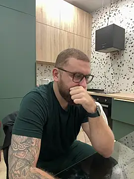 Bear bear  online show from 03.03.25