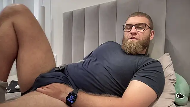 Bear bear  online show from 09.09.25