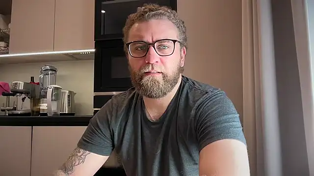 Bear bear  online show from 04.27.26