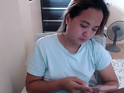 xTheLastVIRGINx online show from 11.19.25