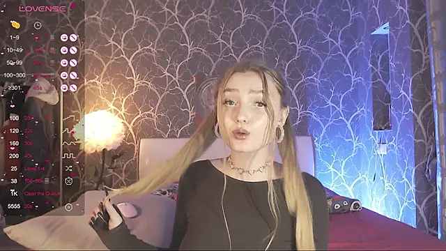 MiaMiaMeow online show from 03.02.26