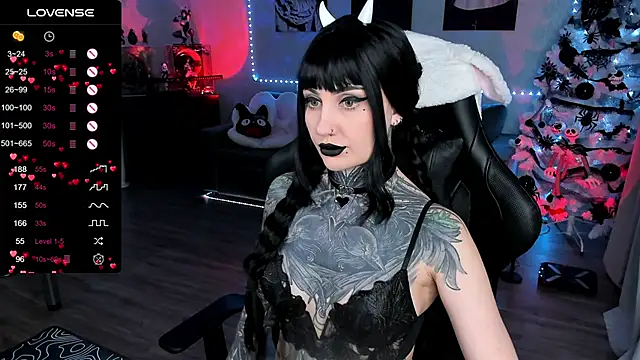 Snapshot of RachelQueen_ chatting on 02.04.25 RachelQueen online show from 02.04.25