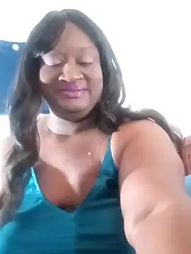 Snapshot of Katiefyi chatting on 12.08.24 Katiefyi online show from 12.08.24