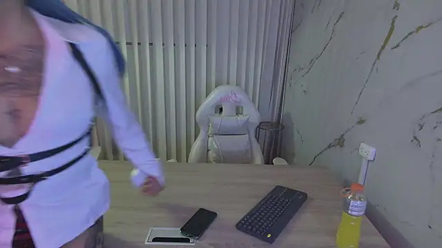 Snapshot of Scarlett_collins02 chatting on 03.16.25 Scarlett collins02 online show from 03.16.25