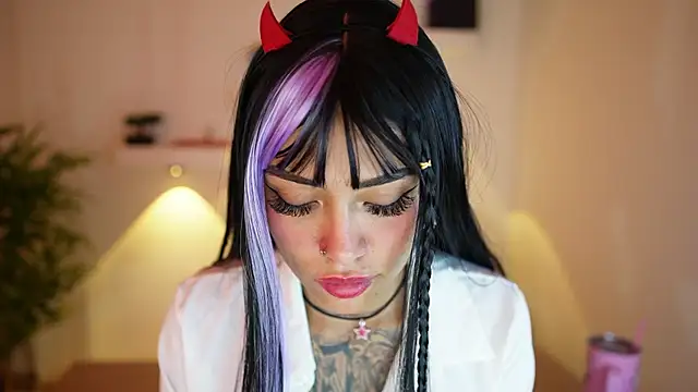 Snapshot of Scarlett_collins02 chatting on 10.04.25 Scarlett collins02 online show from 10.04.25