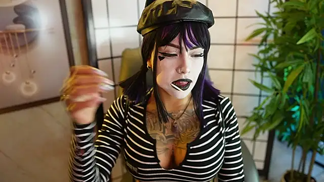 Snapshot of Scarlett_collins02 chatting on 05.17.26 Scarlett collins02 online show from 05.17.26