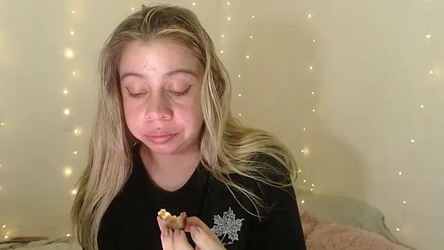 SweetSofty online show from 10.18.25