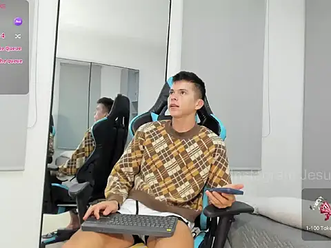 Snapshot of Daddyrich4u chatting on 11.25.25 Daddyrich4u online show from 11.25.25