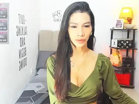 Trixie Mattel21 online show from 03.25.26