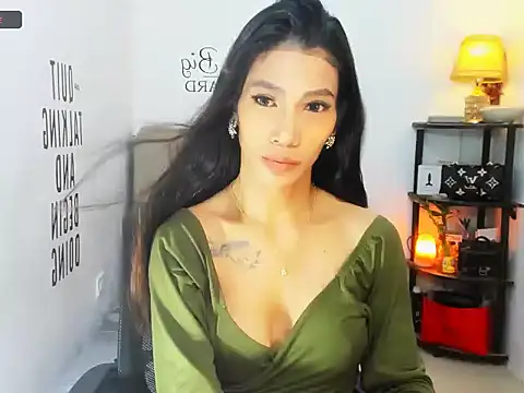 Trixie Mattel21 online show from 04.12.26