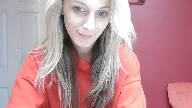 Snapshot of Heyitsmee33 chatting on 12.09.24 Heyitsmee33 online show from 12.09.24