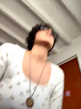 aurora xoxo online show from 11.23.25