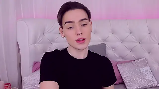 RobbyCharming online show from 02.06.25