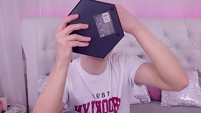 RobbyCharming online show from 02.17.25