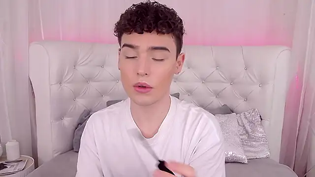 RobbyCharming online show from 09.14.25