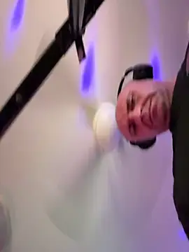 Snapshot of OSIRlS chatting on 09.30.25 OSIRlS online show from 09.30.25