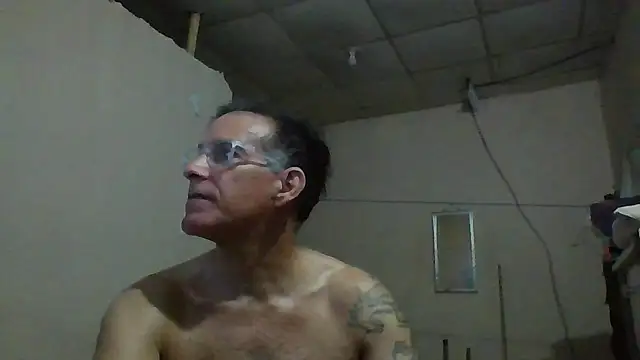 Snapshot of CaptainFox chatting on 06.02.26 CaptainFox online show from 06.02.26