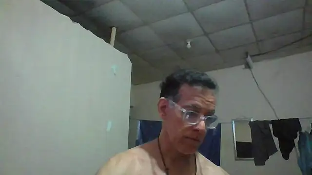 Snapshot of CaptainFox chatting on 06.05.26 CaptainFox online show from 06.05.26