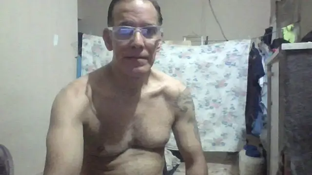 Snapshot of CaptainFox chatting on 06.26.26 CaptainFox online show from 06.26.26