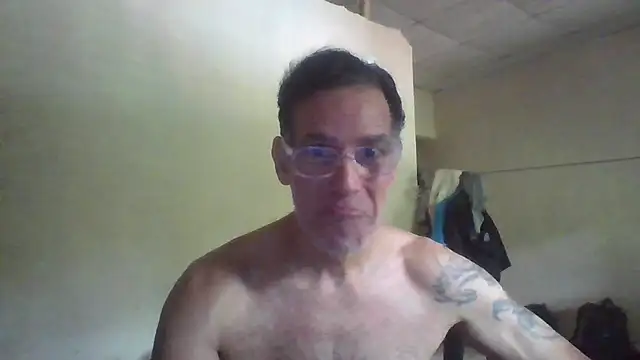 Snapshot of CaptainFox chatting on 07.05.26 CaptainFox online show from 07.05.26