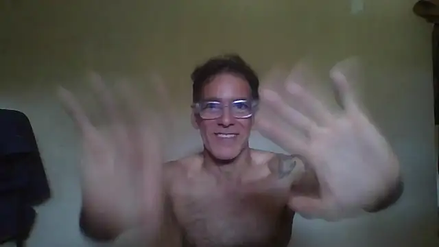 Snapshot of CaptainFox chatting on 07.18.26 CaptainFox online show from 07.18.26