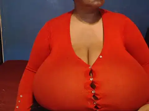 Snapshot of CUTEFIRMMELONSS chatting on 02.19.25 CUTEFIRMMELONSS online show from 02.19.25