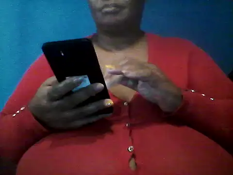 Snapshot of CUTEFIRMMELONSS chatting on 02.25.25 CUTEFIRMMELONSS online show from 02.25.25