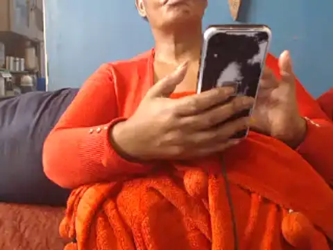 Snapshot of CUTEFIRMMELONSS chatting on 03.22.25 CUTEFIRMMELONSS online show from 03.22.25