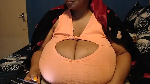 Snapshot of CUTEFIRMMELONSS chatting on 09.17.25 CUTEFIRMMELONSS online show from 09.17.25