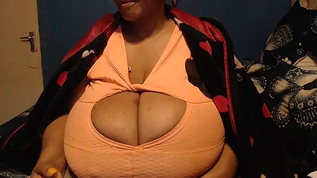 Snapshot of CUTEFIRMMELONSS chatting on 09.25.25 CUTEFIRMMELONSS online show from 09.25.25