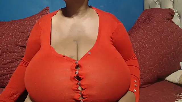 CUTEFIRMMELONSS online show from 04.12.26