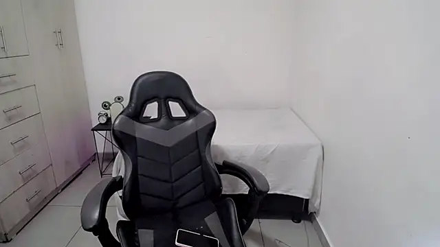 Snapshot of Youlittlepervertt_ chatting on 02.25.26 Youlittlepervertt online show from 02.25.26