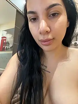 Snapshot of Samira30 chatting on 10.24.25 Samira30 online show from 10.24.25