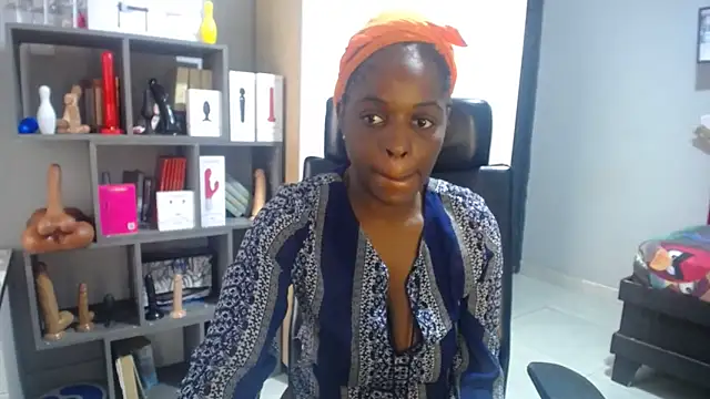 Snapshot of Shaniko89 chatting on 09.25.25 Shaniko89 online show from 09.25.25