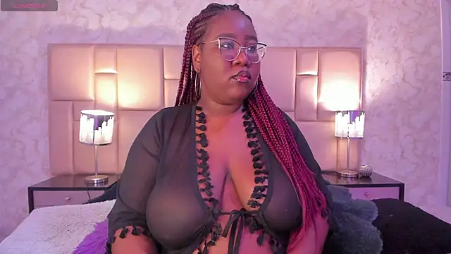 Snapshot of Darnellqueen chatting on 01.05.25 Darnellqueen online show from 01.05.25