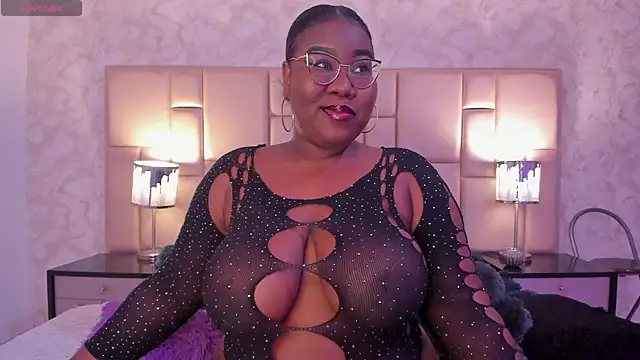 Snapshot of Darnellqueen chatting on 01.27.25 Darnellqueen online show from 01.27.25