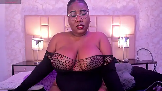 Snapshot of Darnellqueen chatting on 02.06.25 Darnellqueen online show from 02.06.25