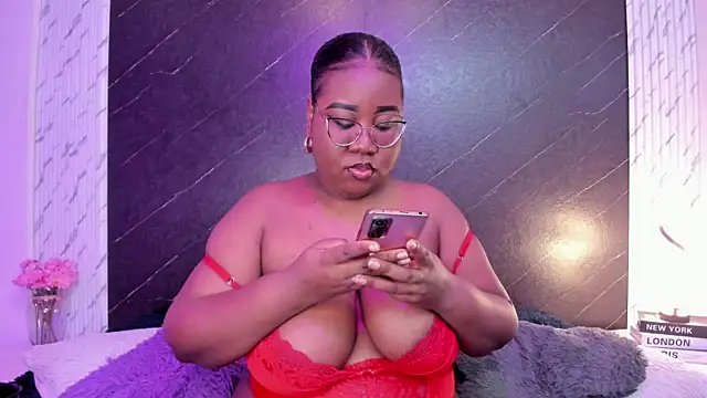 Snapshot of Darnellqueen chatting on 10.09.25 Darnellqueen online show from 10.09.25