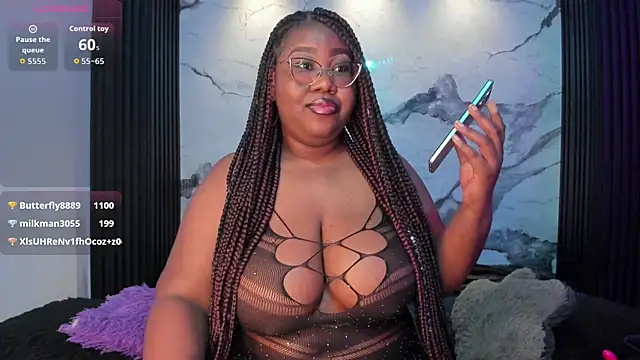 Snapshot of Darnellqueen chatting on 05.15.26 Darnellqueen online show from 05.15.26