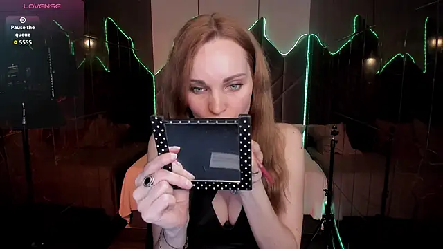 SaraSubtlety online show from 04.18.26