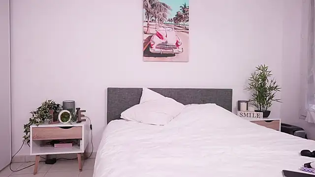 Bella Twine online show from 03.09.25