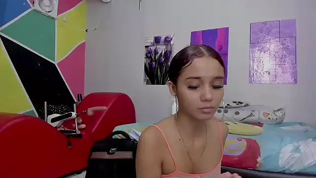Snapshot of MarianaManzur chatting on 01.27.25 MarianaManzur online show from 01.27.25