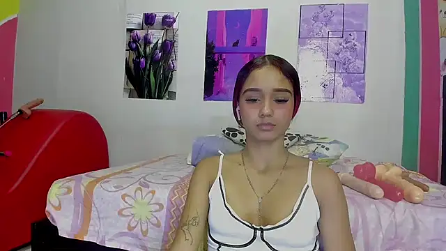 Snapshot of MarianaManzur chatting on 02.03.25 MarianaManzur online show from 02.03.25