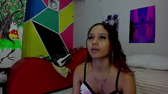 Snapshot of MarianaManzur chatting on 02.15.25 MarianaManzur online show from 02.15.25